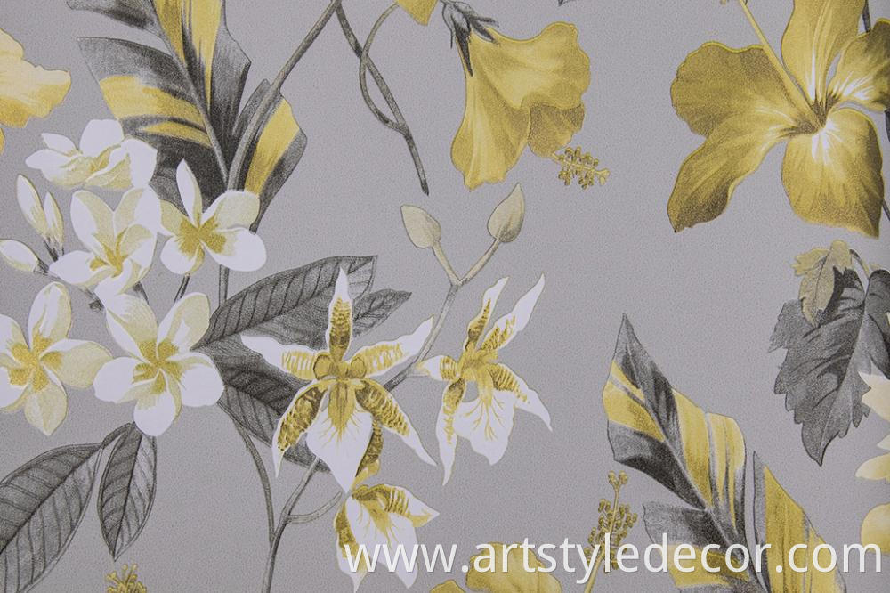 Delicate floral non-woven wallpaper